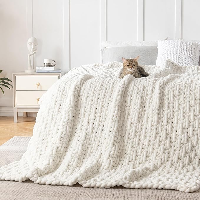Maetoow Handmade 12 lb Soft Knitted Weighted Blanket, 48 x 72 Inch Breathable Chunky Knit Gravity Blanket Throw, Home Decor for Sofa Couch Bed, Cream