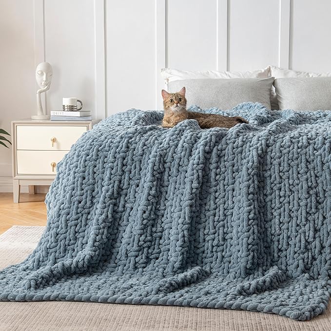 Maetoow Handmade 12 lb Soft Knitted Weighted Blanket, 48 x 72 Inch Breathable Chunky Knit Gravity Blanket Throw, Home Decor for Sofa Couch Bed, Airy Blue