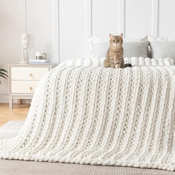 Maetoow Handmade 15 lb Soft Knitted Weighted Blanket, 48x 72 in Breathable Chunky Knit Gravity Blanket Throw, Home Decor for Sofa Couch Bed, Cream